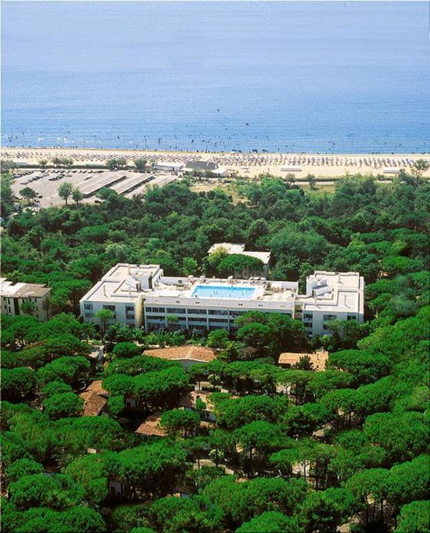 Residence Pinewood Bibione Exterior photo